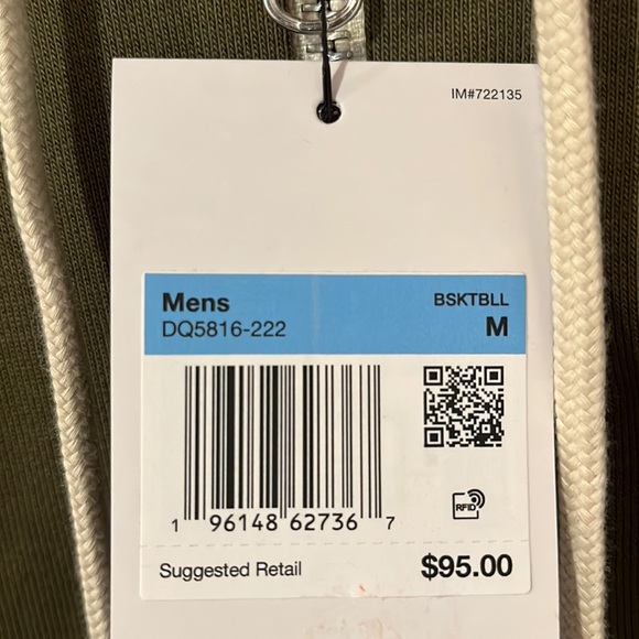 Nike Standard Issue Hoodie - Picture 6 of 8